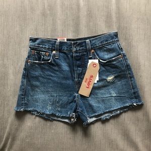 NWT Levi Wedgie Fit Cut Off Shorts